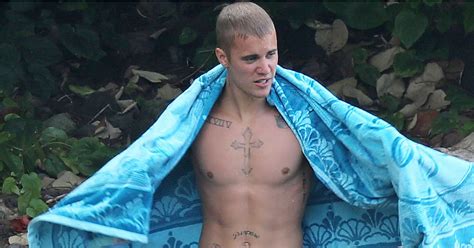 justin biber naked|Justin Bieber fully NAKED in the revealing photographs which。